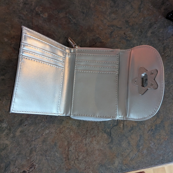 Y2K No Boundaries Wallet - Picture 3 of 4